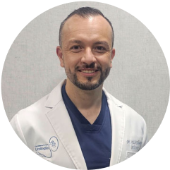 Dr. Roberto Villagomez